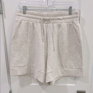 Varley Alder High-Rise Short 5.5"